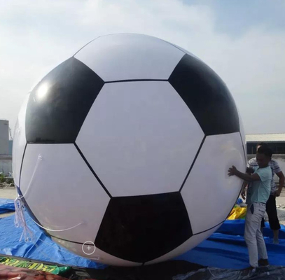 Футбол формирует гигантский рекламируя раздувной воздушный шар гелия с полным печатанием